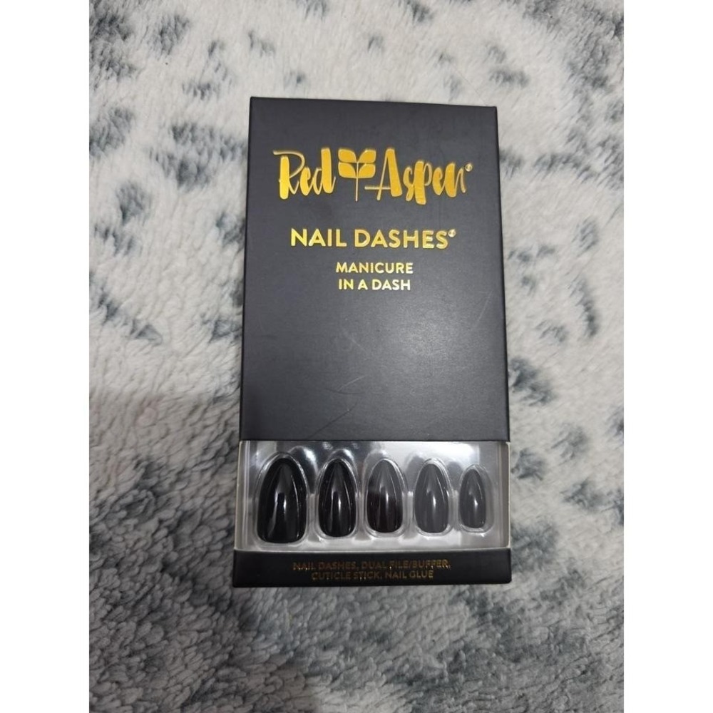 Red Aspen Nail Dashes: Avery's Black Tie Affair *New*